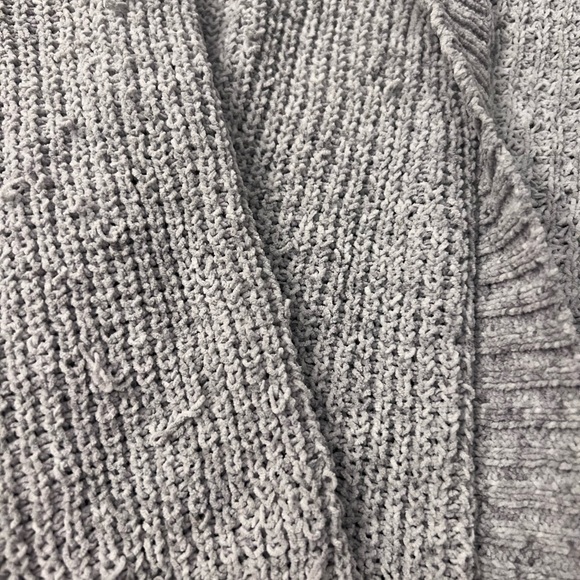 American Eagle Sweater - Picture 3 of 4